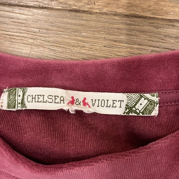 Chelsea & Violet Velour long sleeve top size small - Picture 2 of 3